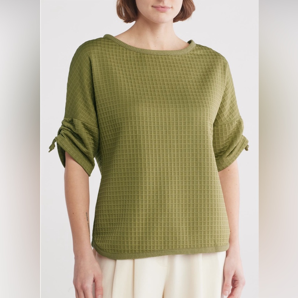 Max Studio Ruched Elbow Sleeve Waffle Top. Med